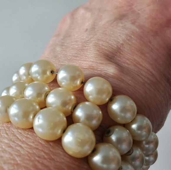 Vintage Kenneth Jay Lane Pearl Wrap Bracelet - Picture 4 of 4